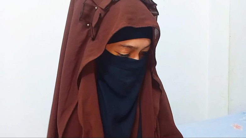 Riya Chowdhury: Cô vợ nước ngoài quenched tuổi trẻ của cô ấy với...