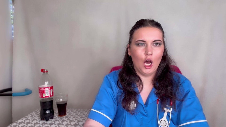 MissFFW: Jururawat Ffw dapat minuman fizzi dan membakar