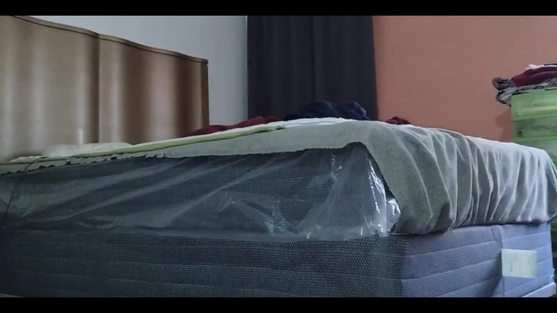 Batbunz: Watch in Slow Motion, Shaking Ass Until Cumshot