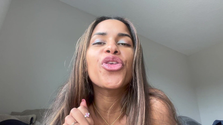 Mya Mula Goddess: Awak Adakah My Spit Cup Whiteboi