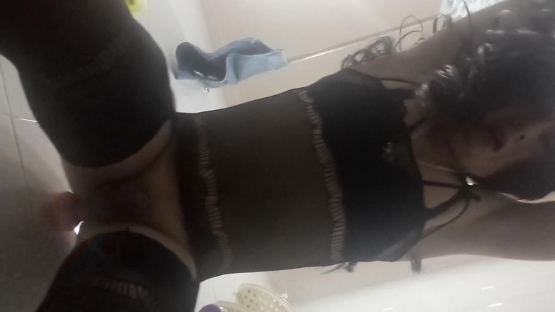 Andrea Travesti Bogota: Cute Colombian shemale enjoys and gets excited with a dildo...