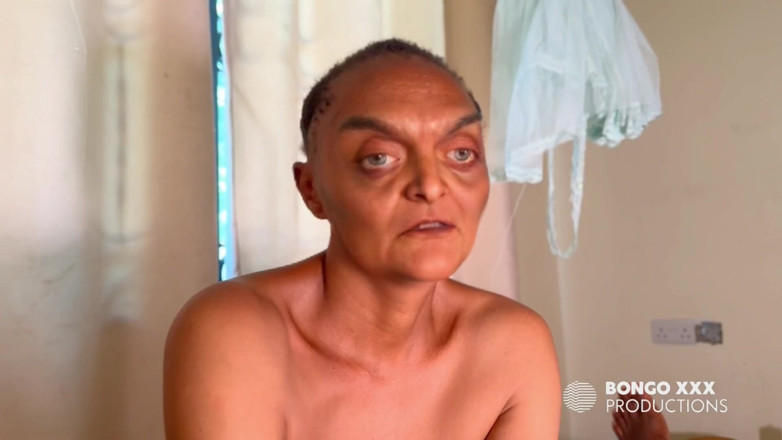 BongoXXX: Дупа цієї старої жінки дійсно може прийняти член