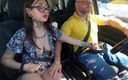 Bitch hunter: Une salope tatouée sexy paye l&amp;#039;Uber avec sa chatte