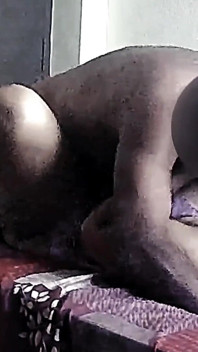 Sexy indická bhabhi prsa vymačkaná a saje a ošukaná zezadu