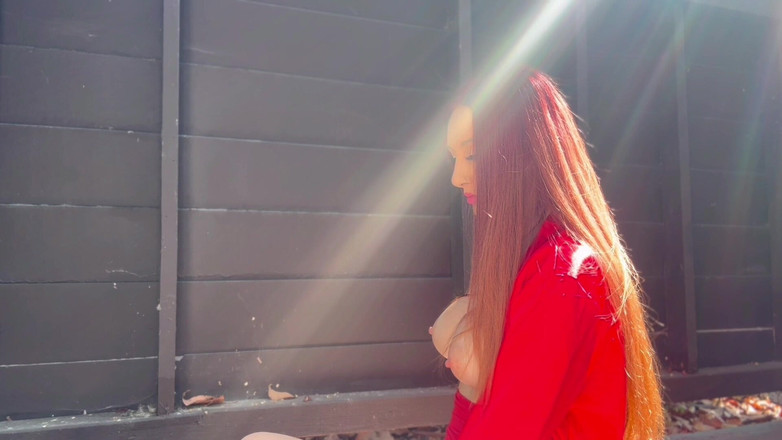 Artemisia Love: MILF miang Itali Artemisia suka menunjukkan buah dada besar berairnya...