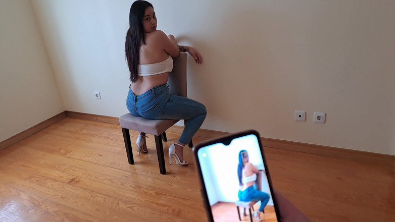 Miss Squirting: Perverted stepmom receives stepson's dick after teasing him in photo...