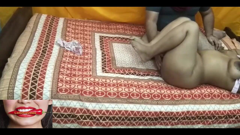 Hotty Jiya Sharmaa: Индийская тинка занимается сексом с киской в сперме и кончает внутрь нее, чтобы сделать беременной