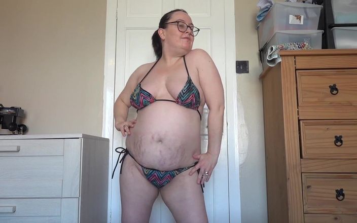 Littlevixen: Naughty Green Bikini Stripping