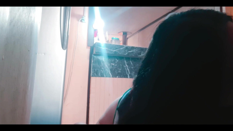 BBW Kelly Mom: 配管工は私の膣に精液を残しました。浮気のBBWが彼氏がいない時に配管工とセックスする