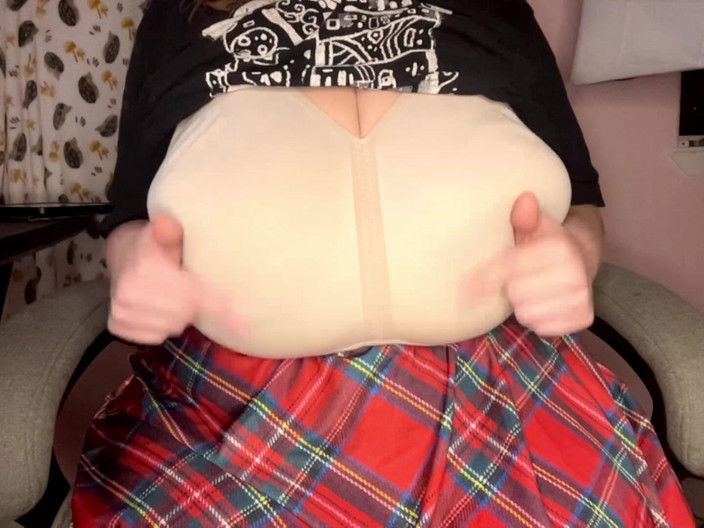 Mushroombitchx: Joc cu sfârcurile + cleme