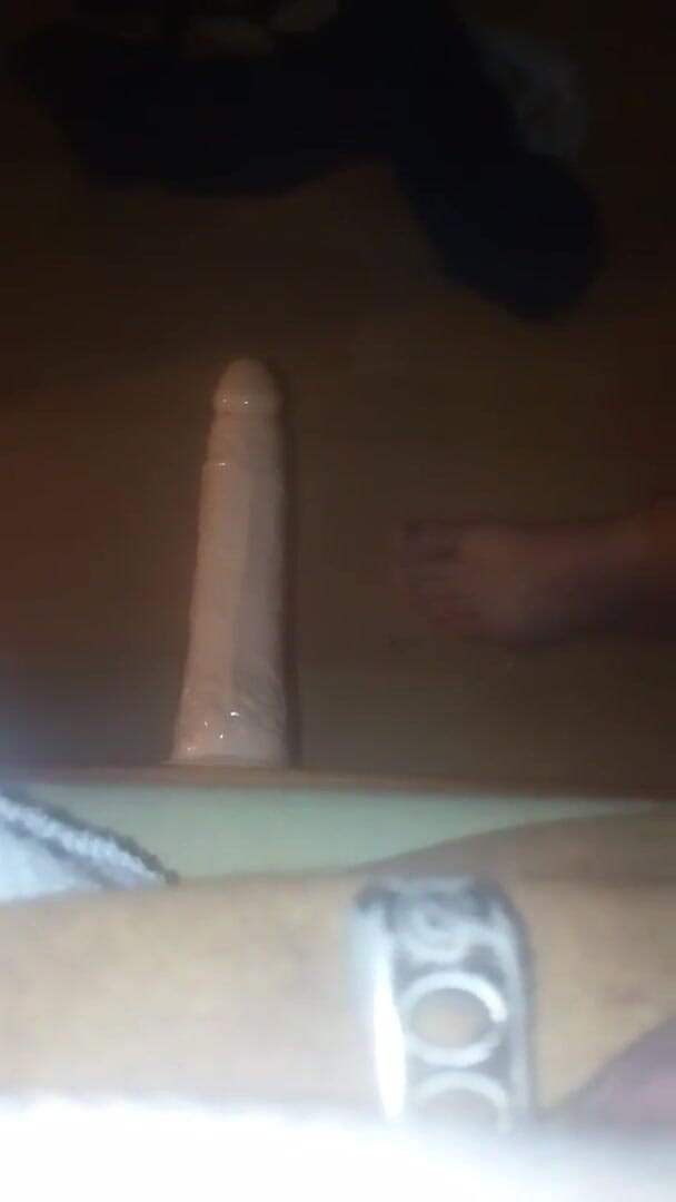Sweethole: Cavalgando no meu primeiro vibrador gostoso