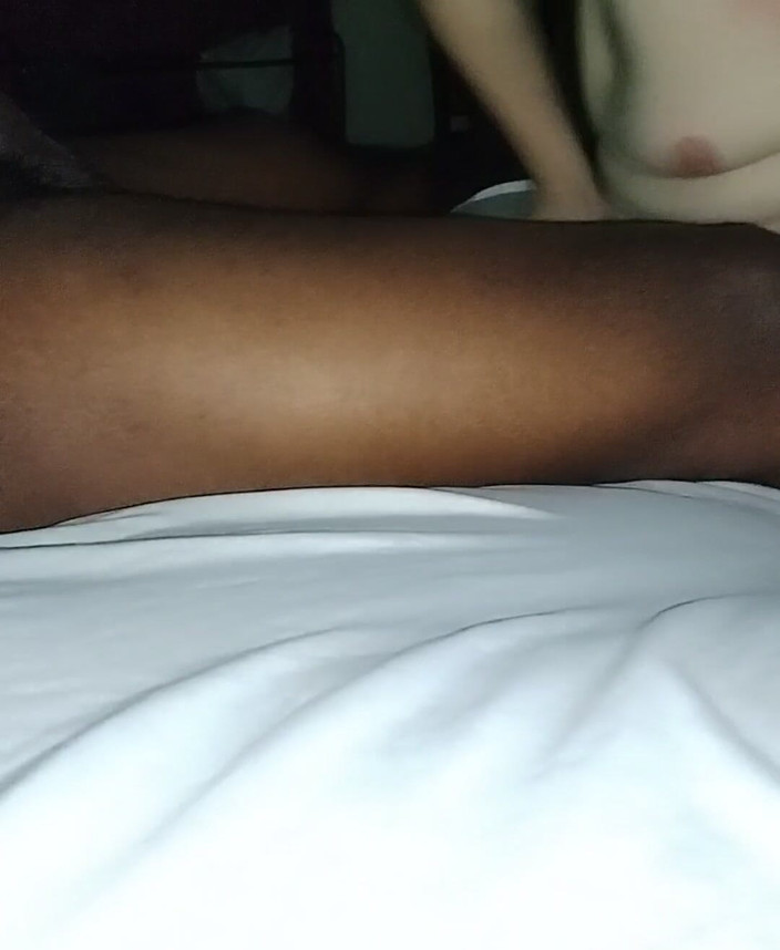 Kat G: BBWがBBCを口で喜ばせる