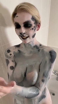 Dalmatská bodypaint hra ve sprše