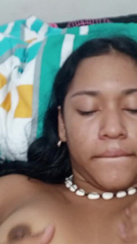 main apni sauteli sauteli bahan ke kamre men jaata hoon aur use nagn paata hoon, mere dvara uske saath seks karne ki pratiksha kar raha hoon - ghar ka bana seks - spenish men porn
