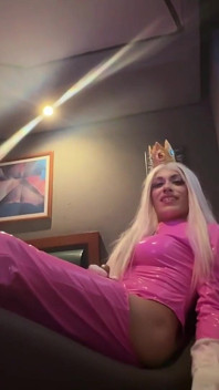 Tranny Princess Peach Solo Lateks Mastürbasyon