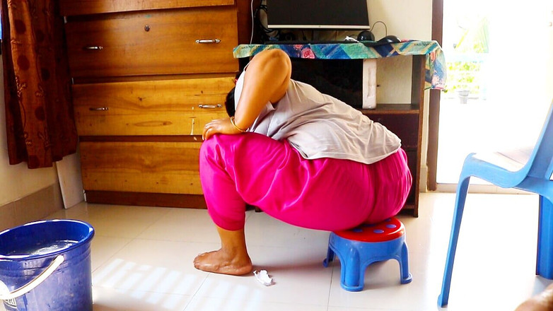 Morjenabb: Desi koupelna Šukání nevlastní sestry do zadku tvrdě ošukaná v koupelně...