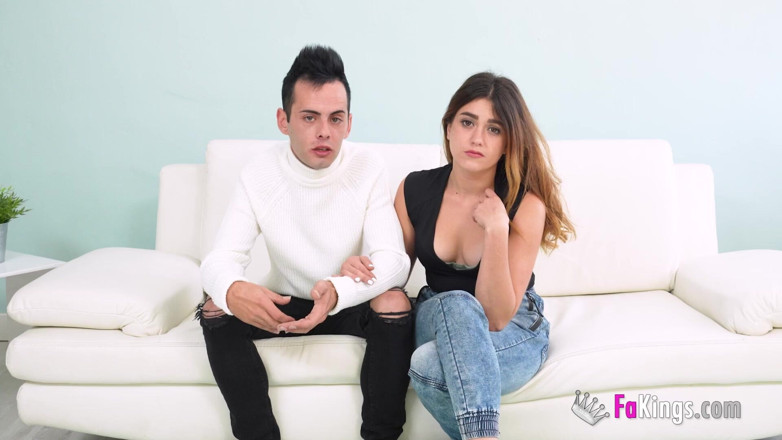 FAKings: Amateur anal: pareja tímida Valentina Lapiedra y su novio quiere...