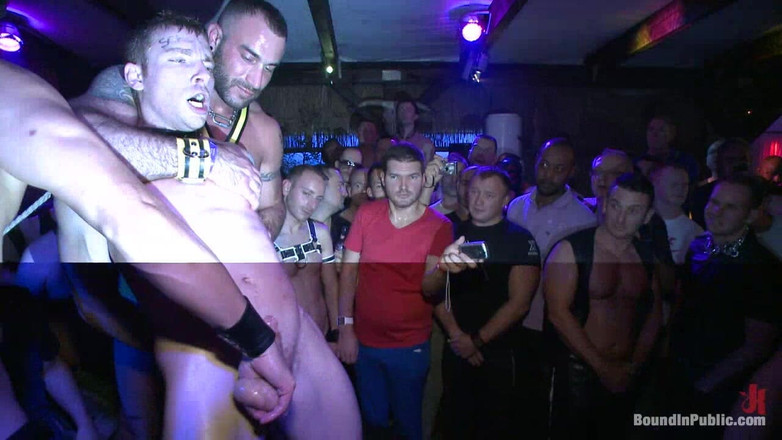 Bound in public: Hustlaball Berlin 2012 - Ich Bin Eine Deutsche Schlampe