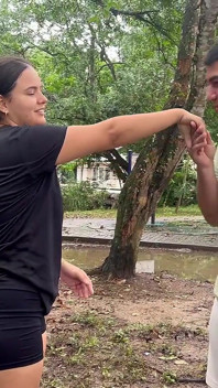 Grande culo latina scopa un ragazzo con un grosso cazzo
