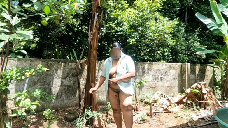 Anne Ipe: Penanaman pokok bogel pada Hari Berkebun Bogel Global. Mandi di...