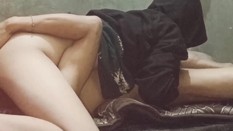 Noah: Junge asiatische freundin (18+) Erste romantische nacht im hotel - echtes amateur-paar