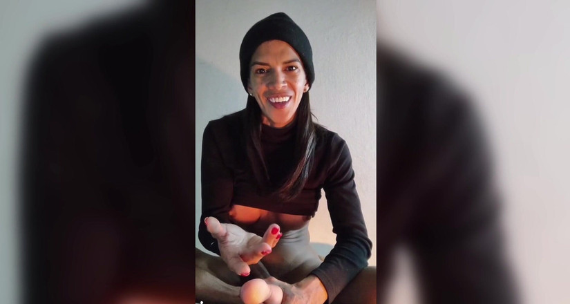 Tsdanisantos1: Moi à la maison, je suis bien en montrant mes pieds,...