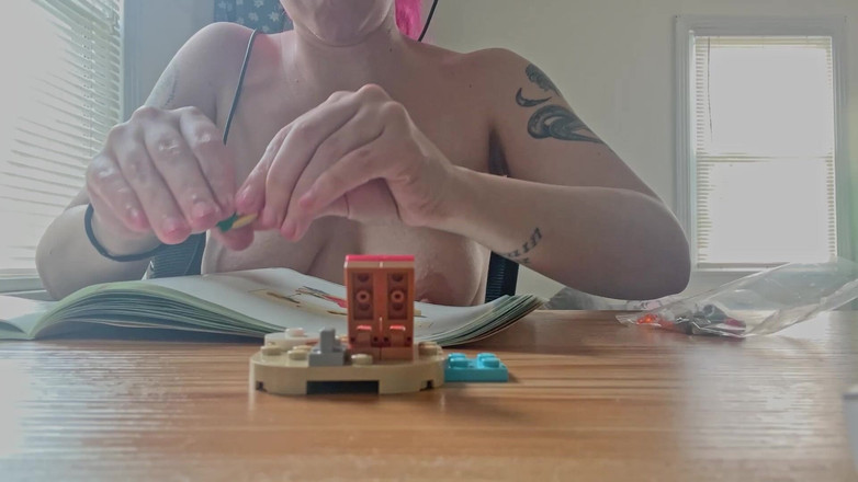 lilredvelvettt: Asmr Gedung Lego Topless