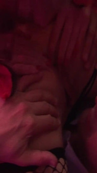 Rubai, femme à forte poitrine en lingerie, couche avec son amie latina lesbienne