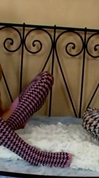 Lesbians Lick Each Other's Pleasure Cave