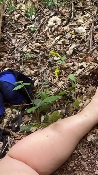 Atrapó a una pareja en el bosque y se unió