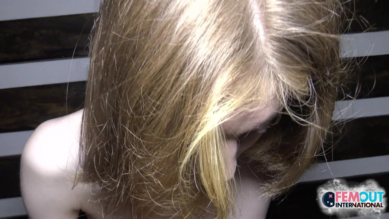 Russian Tgirls: Russian TGirl cums!