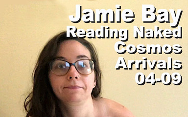 Cosmos naked readers: Jamie Bay čte nahá The Kosmas příchody