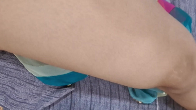 Catchybusty: Desi baculatá Bhabhi chce hardcore