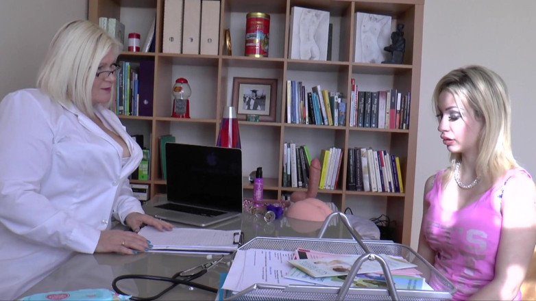 Lacey Starr productions: Dr.Lacey kes keretakan itu!