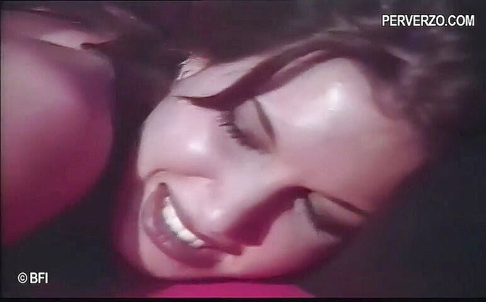 Slave Seks: Nebunie dureroasă cu stăpâna obraznică