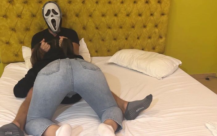 A couple of pleasure: Ghostface reçoit une pipe gratuite pour Halloween