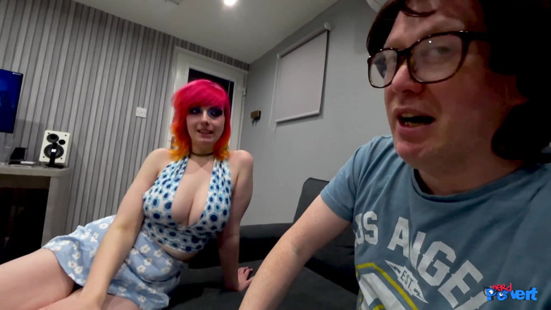 Nerd Pervert: Marie i Ellie Eastleigh biorące na 2 Nerd