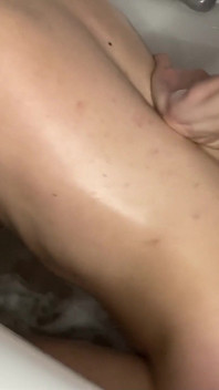 Teens ficken doggystyle im badezimmer