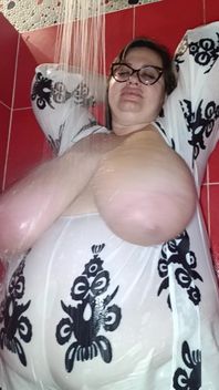 Join Me Ina Shower