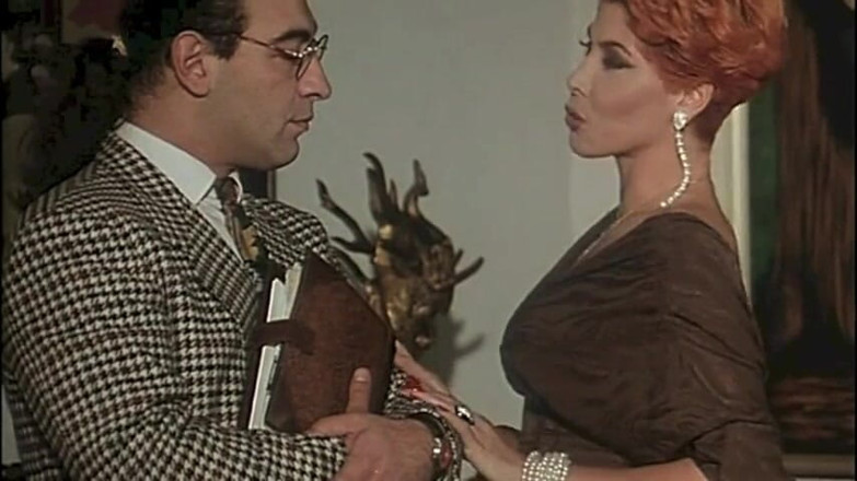 Inthe MILF room: このキャリア熟女は、プロジェクトテーブルの上で建築家に叩かれます