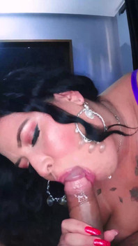 Bölüm 1 - erkek arkadaşımın onu sikebilmesi için tombul arkadaşımı aradım