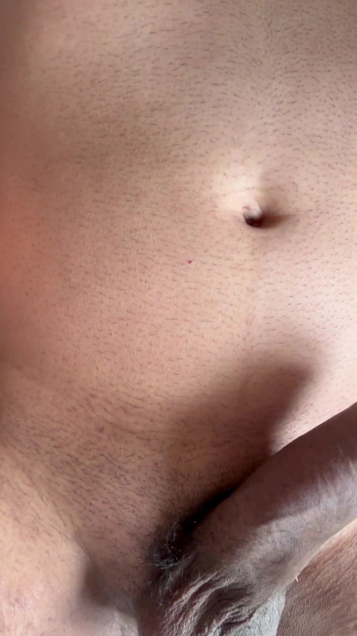 Aryan_for_ you: Svlékání Sexy chlupaté péro a zadku Finguring