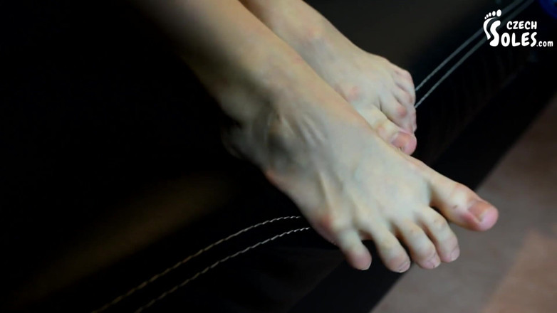 Czech Soles - foot fetish content: Dokuczanie stóp na randce - POV