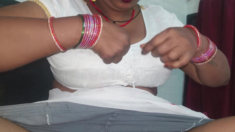 Raj pallvi: Hot Bhabhi with Big Boobs Taken to Room