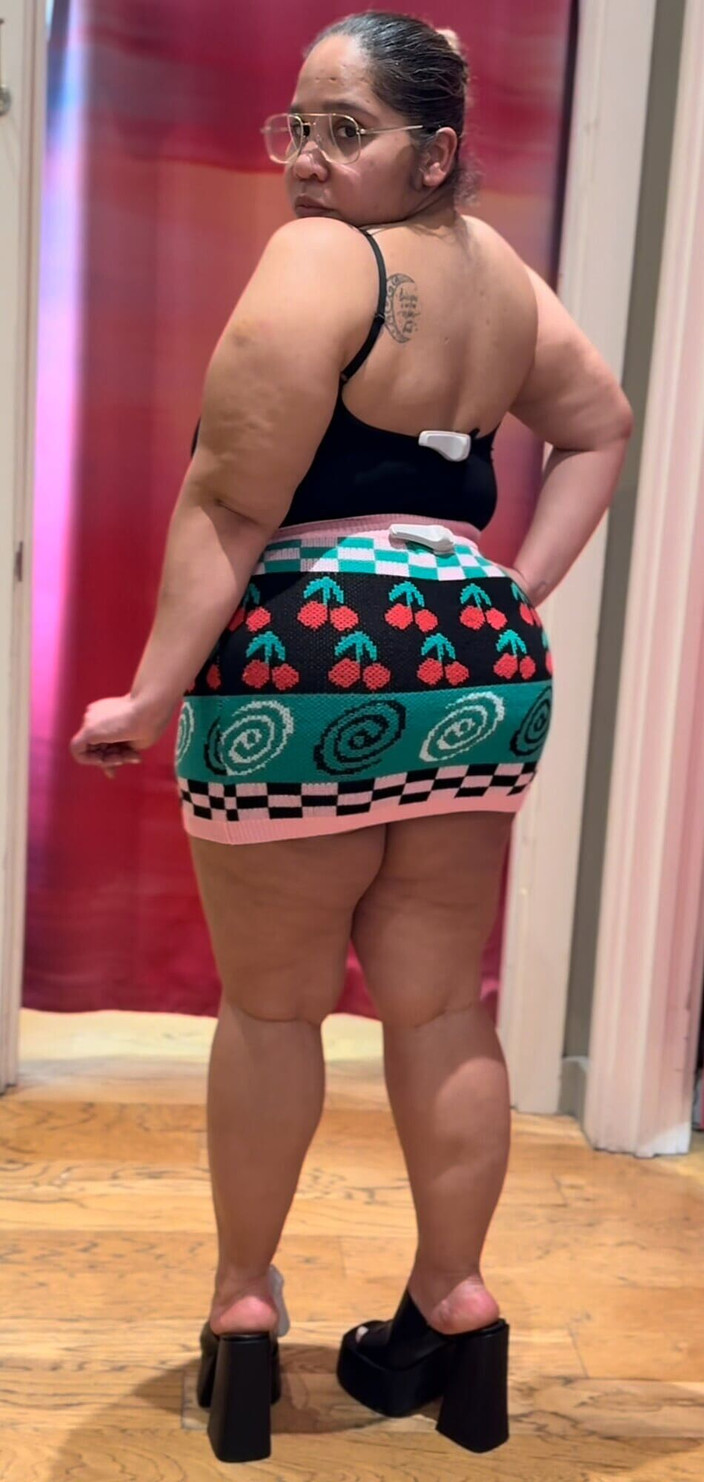 PutiLing: Boricua mami - жирна натуральна дупа - ноги - ходьба