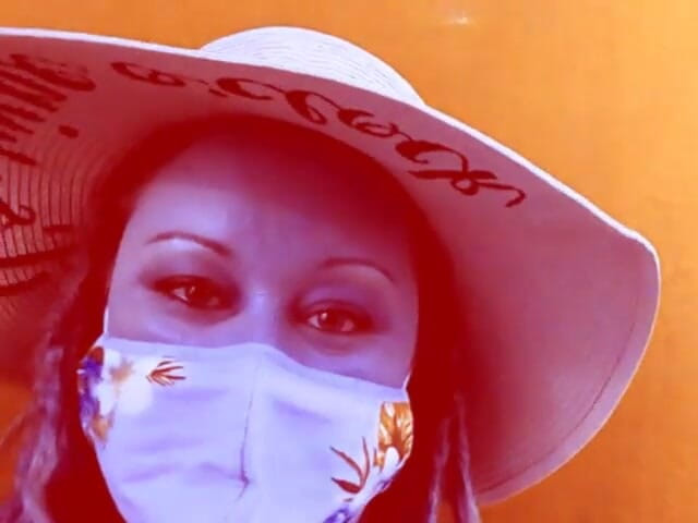 Campsissyboi: Curvă efeminată care antrenează toate versiunile video de pe plajă