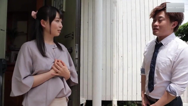 JAV Cosplay: La ragazza asiatica sta allattando