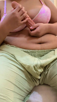 Kamu bisa mainin toket besarku nggak? Aku hot banget sekarang, tolong sentuh & entot aku dong, aku ngentot memek sempit gadis remaja arab