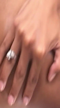 Big Tit Latina Shemale Andrea Fucked w dupę przez Dirty Guys