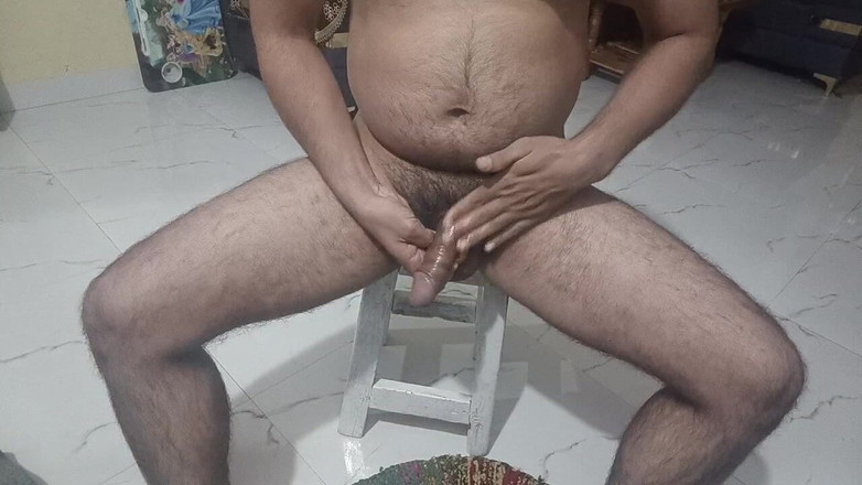 LovedSunsine1990: Tôi cởi bỏ tất cả quần áo của mình và xoa...